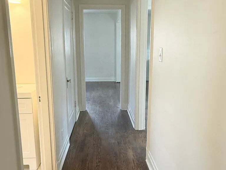 421 McCready Ave — Photo 13