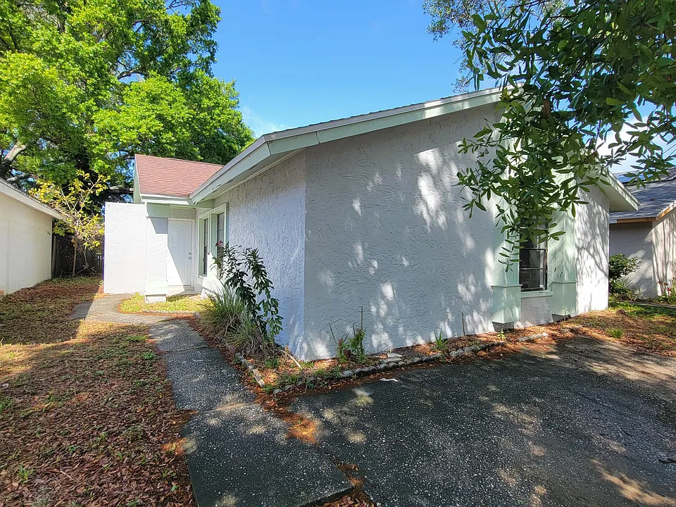 10330 Rosemount Dr