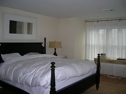 Four Bedroom Contemporary in Springs — Photo 4