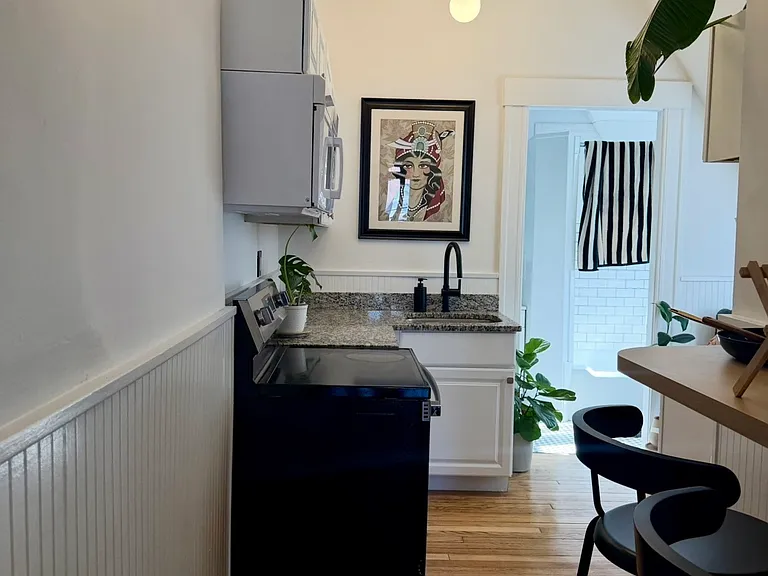 8 Claremont St #3B — Photo 5