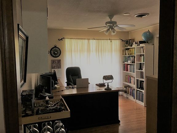 3rd image of 1050 W Ebony Dr