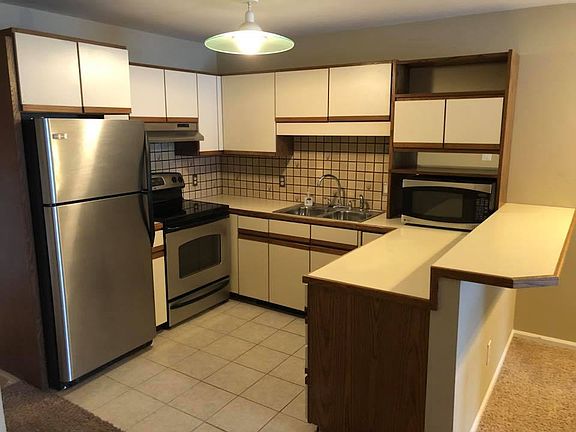 3rd image of 3542 Golfside Dr