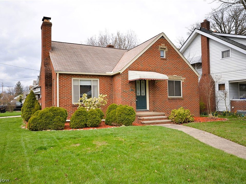 1st image of 4222 W 208th St