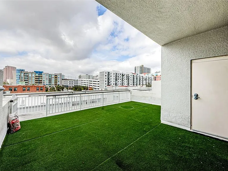 1002 Channelside Dr #3C — Photo 2