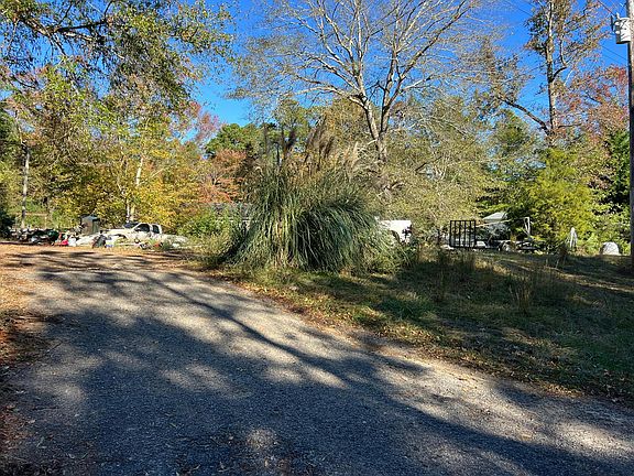 3rd image of 111 Hyler Rd