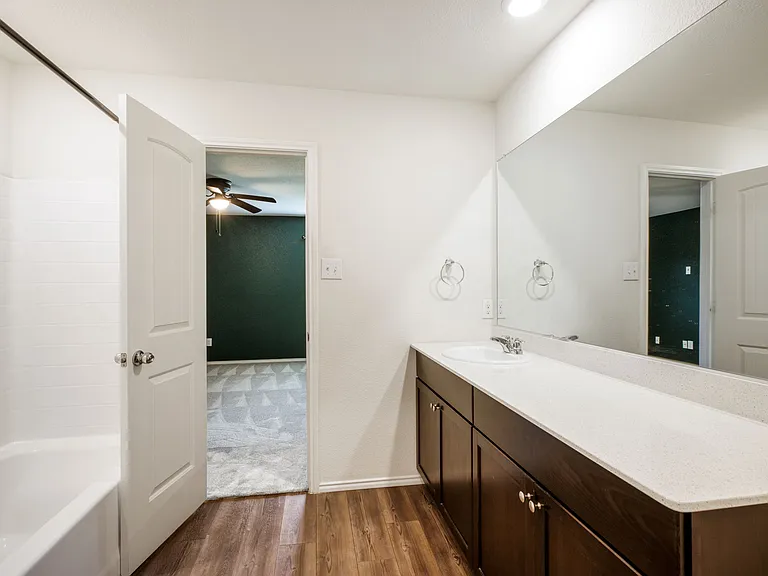 417 Sweetshade Ln — Photo 11