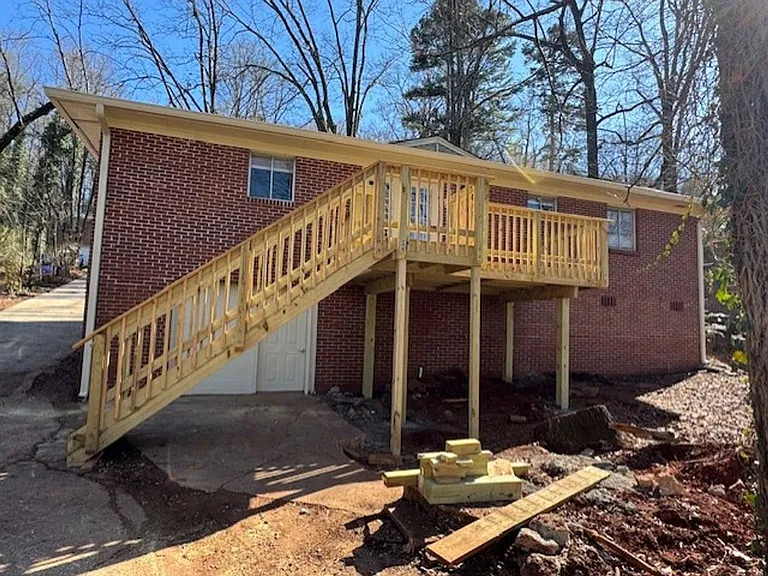 630 Lisa Ln — Photo 6