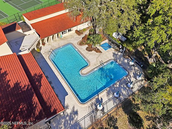 4th image of 1830 SEVILLA Boulevard #204