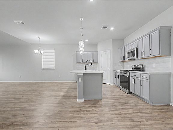 2nd image of 20926 Corisande St