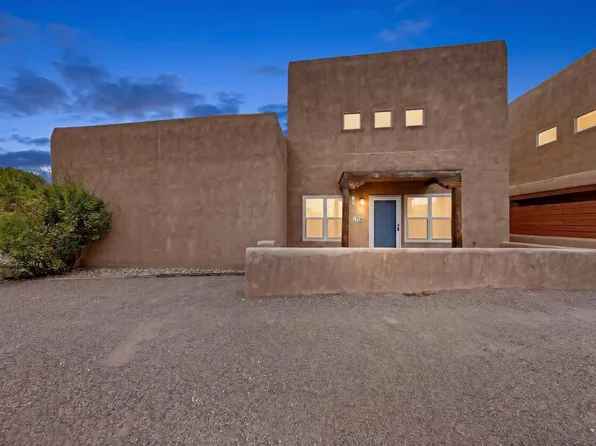 2308 Corte De Apio NW, Albuquerque, NM 87104