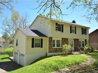 17 Forest Hill Rd, New Windsor, NY 12553