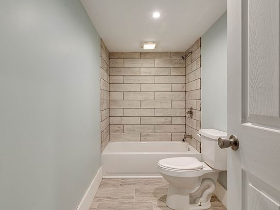 3rd image of 265 W 8th St