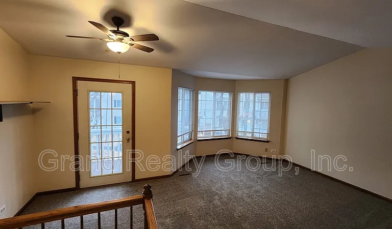 277 W Treehouse Ln — Photo 5