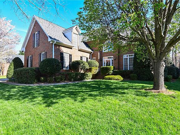 2nd image of 20 Winterberry Ct