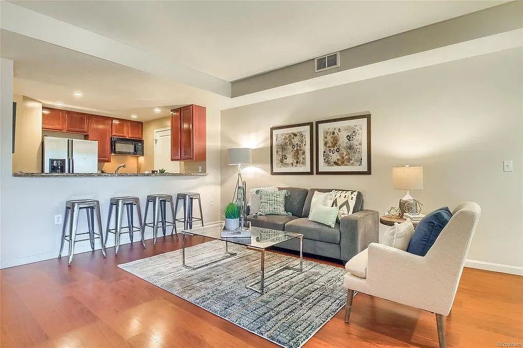 1 bed, 813 sqft, $1,950 — Photo 3