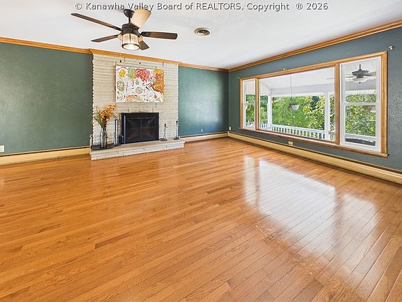 2nd image of 117 Honeysuckle Ln