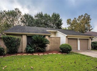 2319 Pilgrims Bend Dr, Friendswood, TX 77546