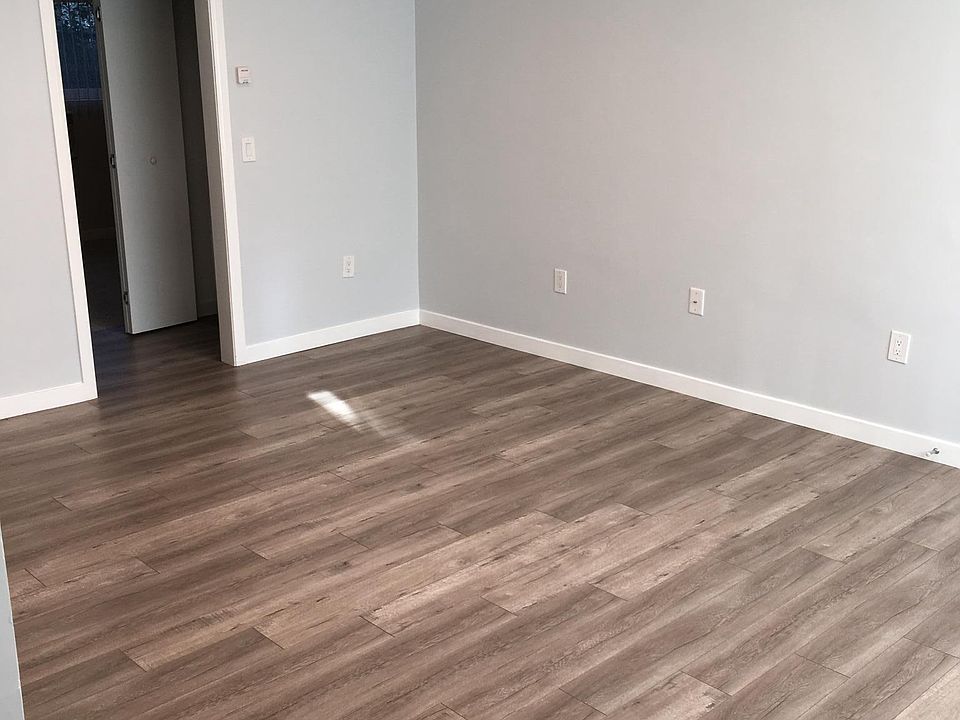 1st image of 655 Westminster Ave #10