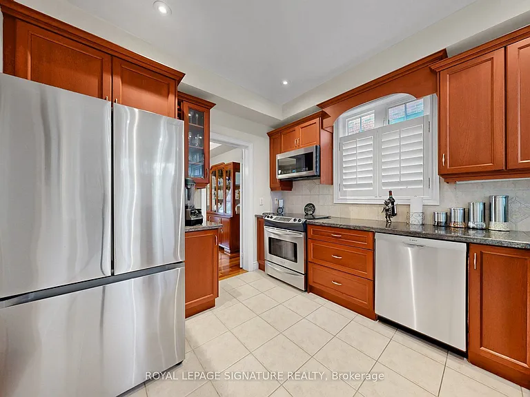 1590 Hallstone Rd — Photo 15