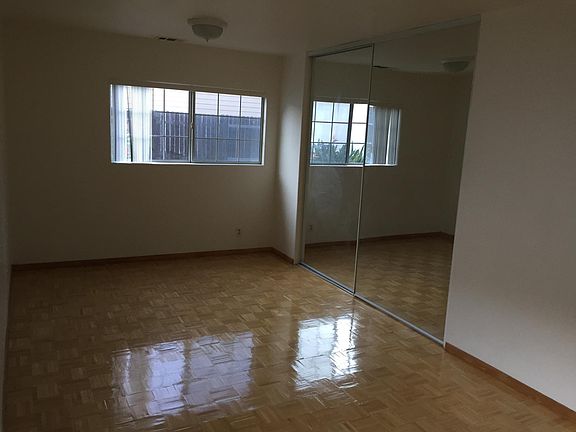 4th image of 632 W De La Guerra St