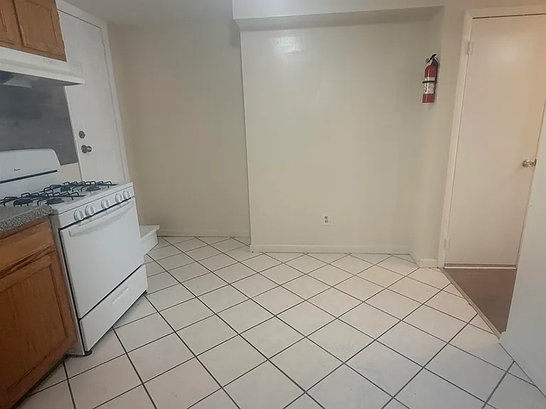 592 Bramhall Ave #1 — Photo 12
