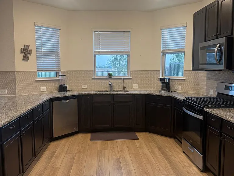 4841 Sun Falls Dr — Photo 6