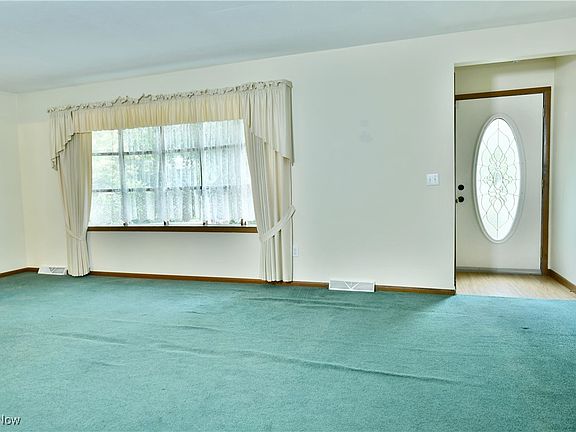 4th image of 4967 Oak Knoll Ave
