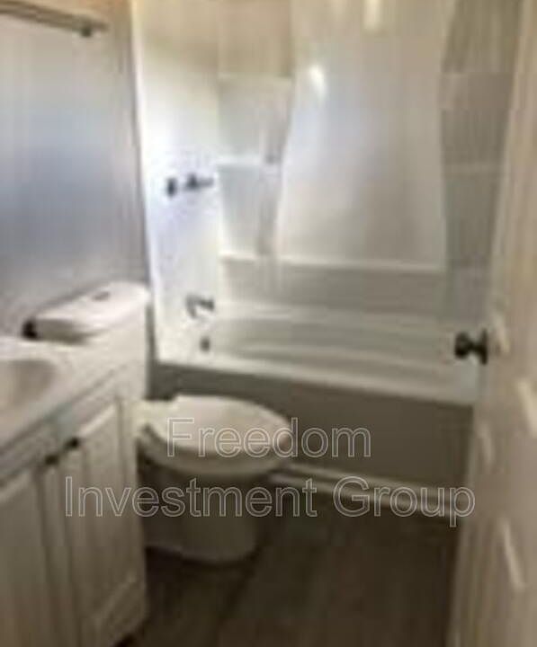 1st image of 1587 Wales Ave