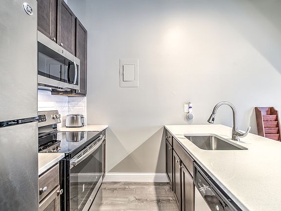 3rd image of 3625 McRee Ave #B