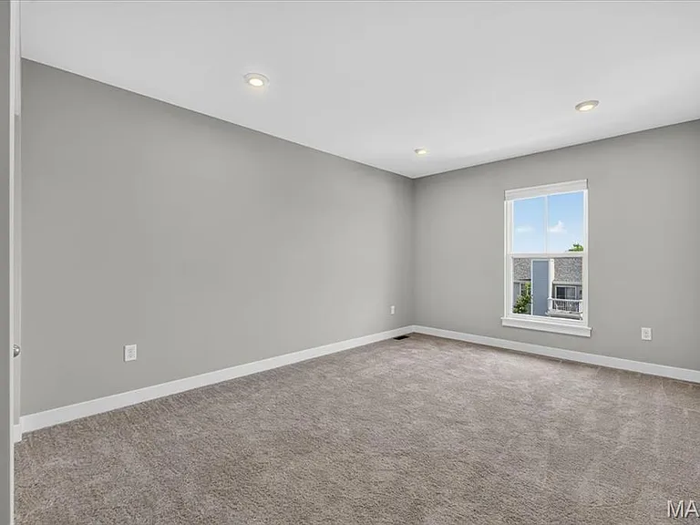 8933 Eager Rd — Photo 20
