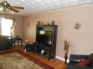 3895 Holy Cross Rd, Loretto, KY 40037