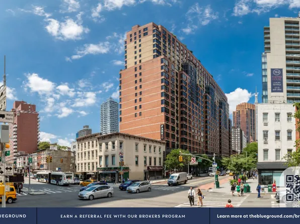 222 East 34th Street image 31 of 33