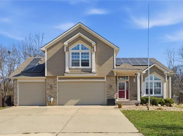 611 Chardonnay Ct, Raymore, MO 64083