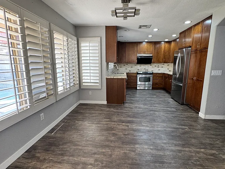 1285 W Kingbird Dr — Photo 6