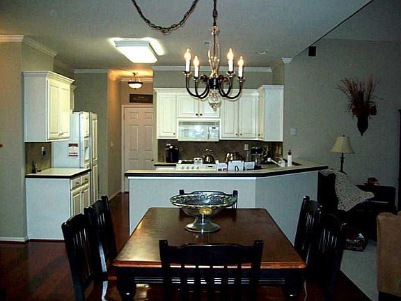4th image of 9745 Hunts Pointe Dr