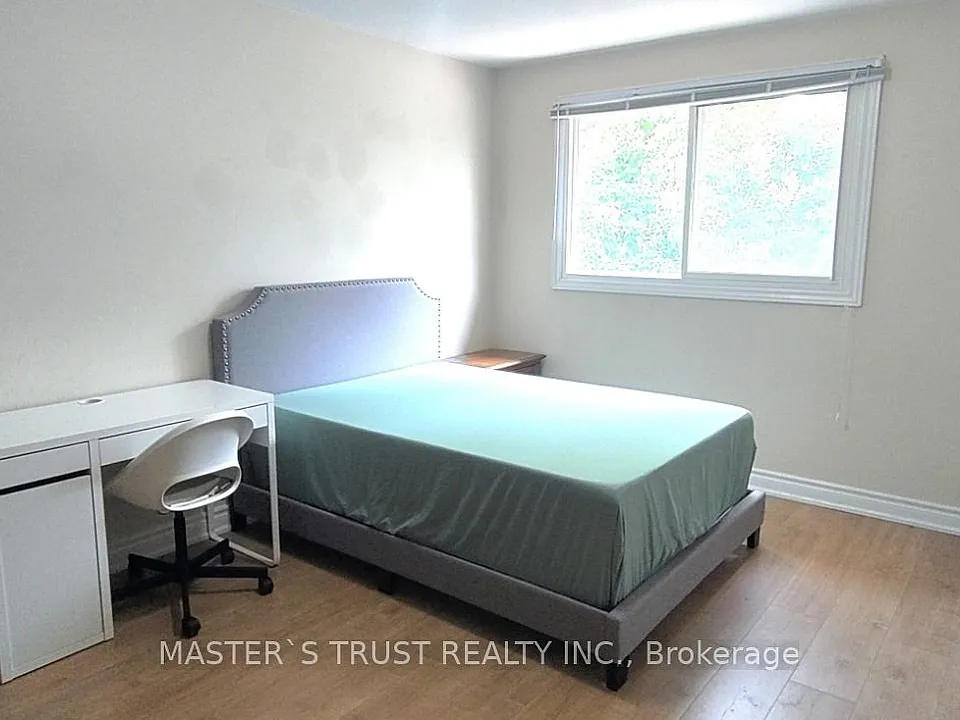 95 Orsett St #1