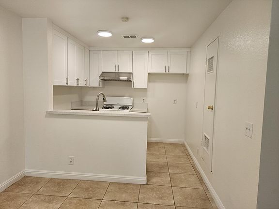 4th image of 11919 Inez St #210