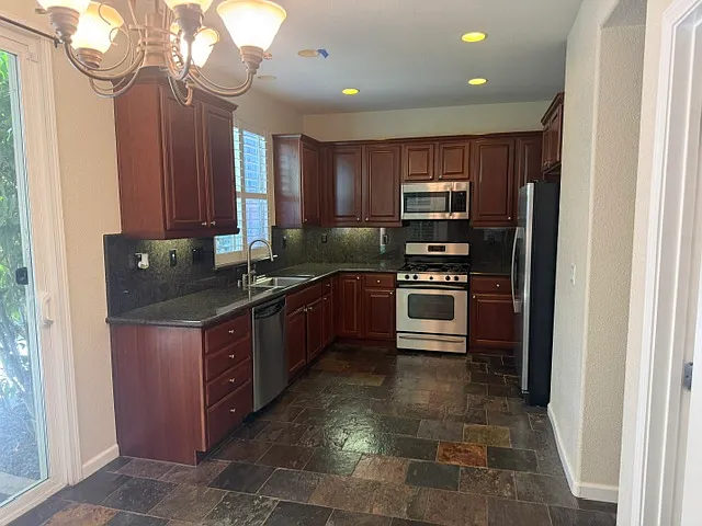 132 McDermott Ave — Photo 6