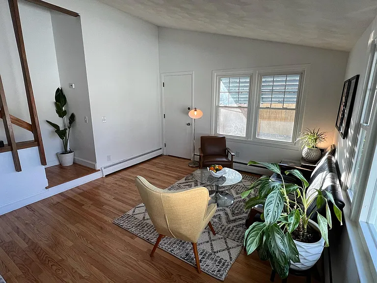 72 Victoria St — Photo 8