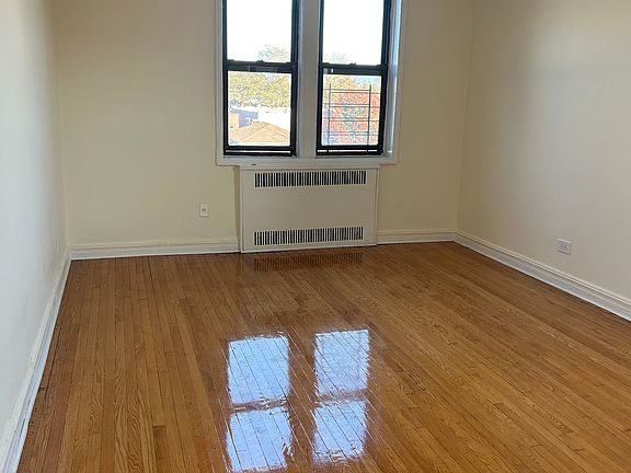 5th image of 1701 W 3rd St APT 5D