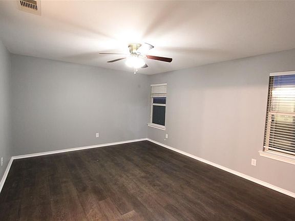 4th image of 114 Thunder Basin Dr