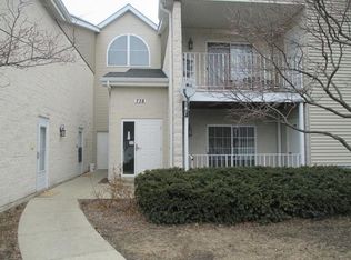 738 N Gary Ave #6-105, Carol Stream, IL 60188