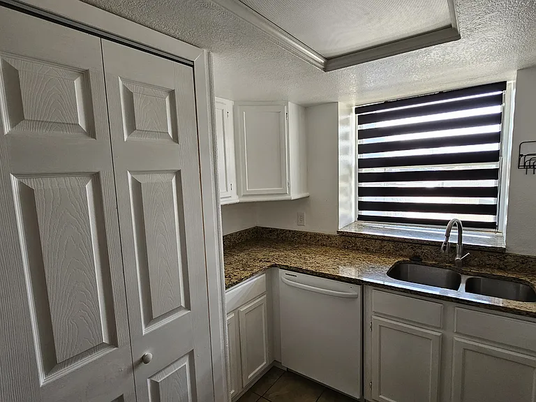 17111 E Ford Dr — Photo 6