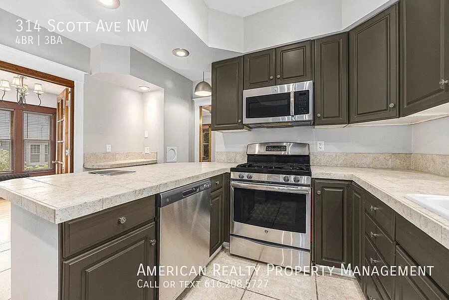 4 bed, 2.5 bath, 1662 sqft, $2,600 — Photo 4
