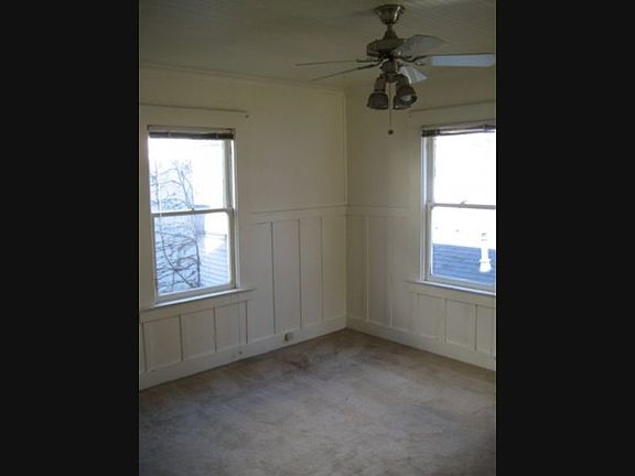 2nd image of 108 Park Pl APT B