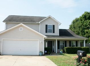 2 Picardy Dr, Greenville, SC 29605