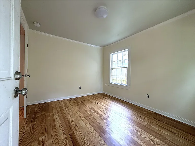 1011 Nadine St — Photo 25