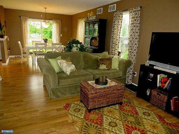 4th image of 205 Academy Ln