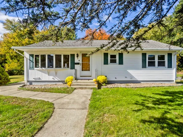 10 Taylor St, South Hadley, MA 01075