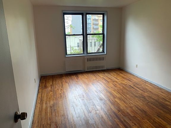 2nd image of 25-34 Crescent St #Hh